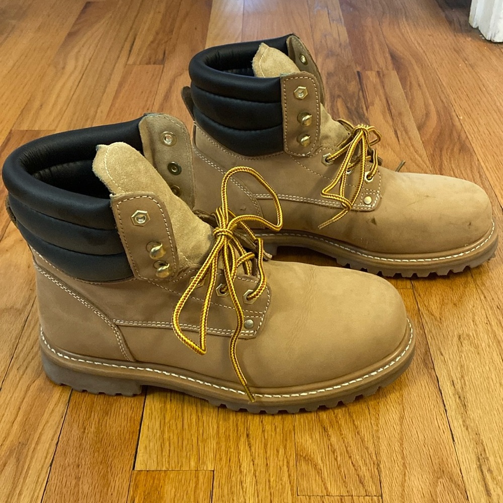 Steel toe boots